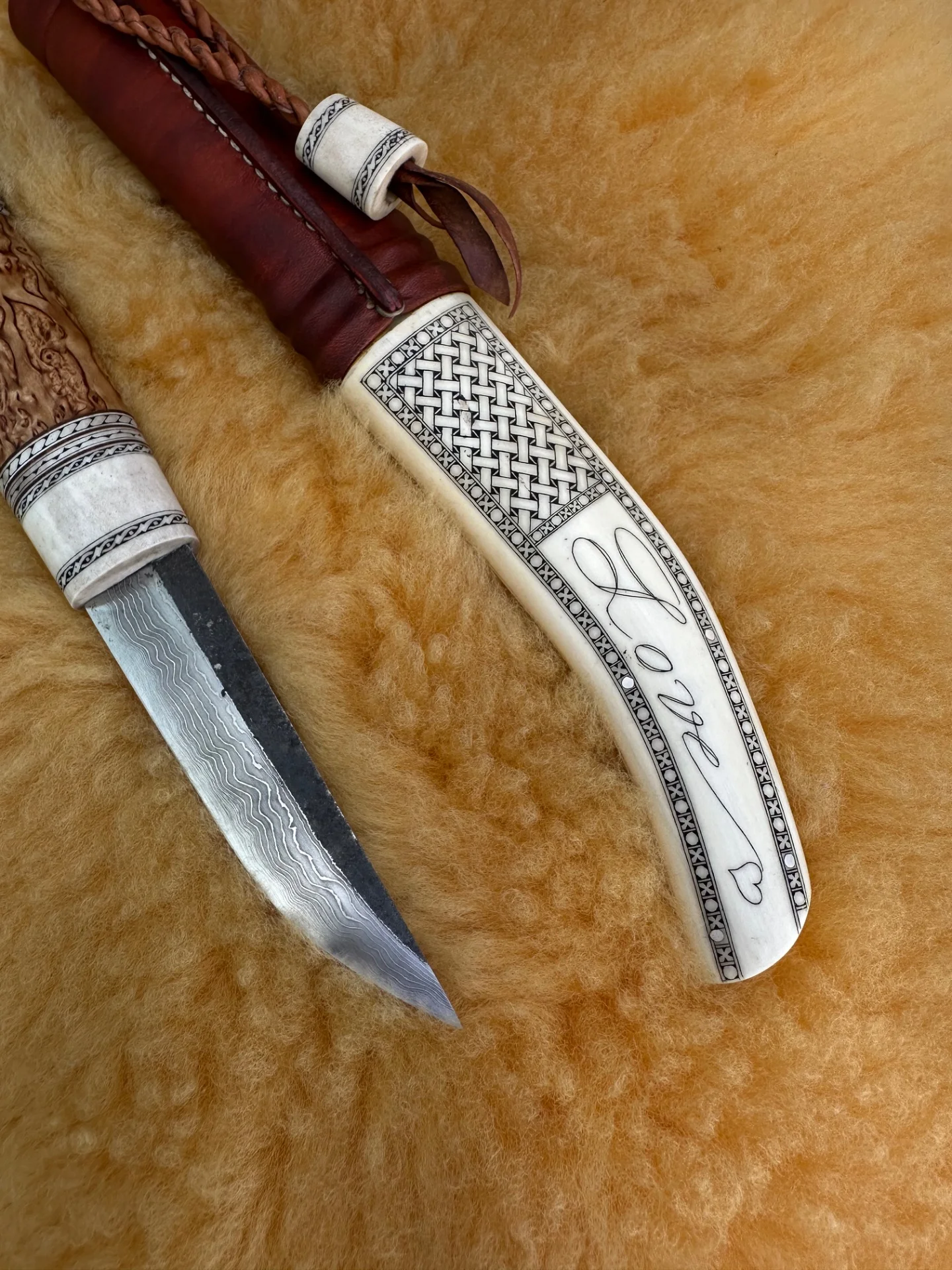Sami Knife Style - Engraving Antler Knife view 3