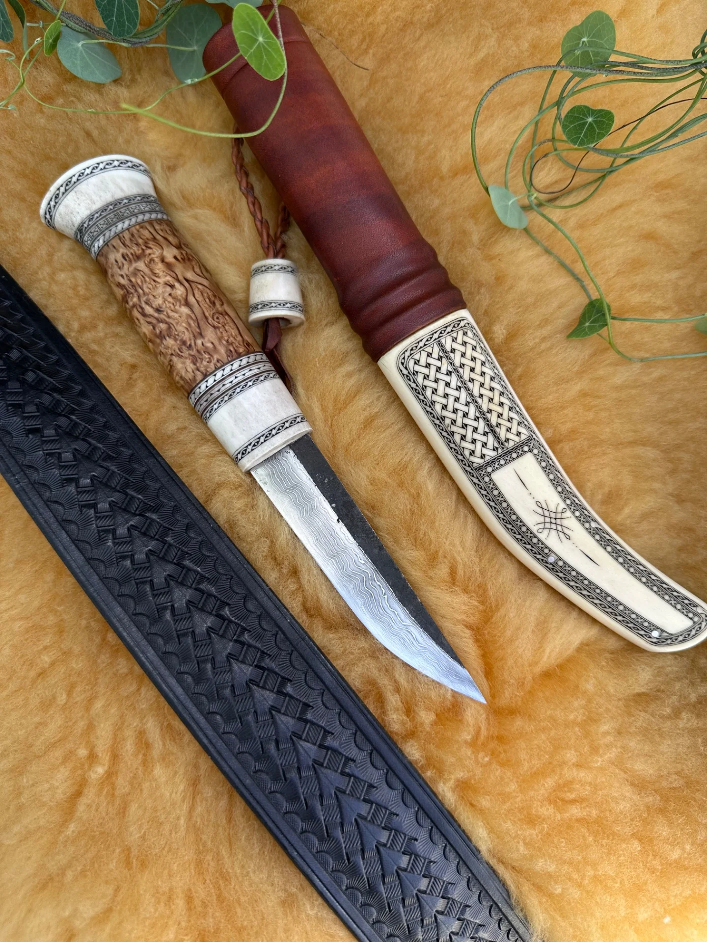 Sami Knife Style - Engraving Antler Knife view 6
